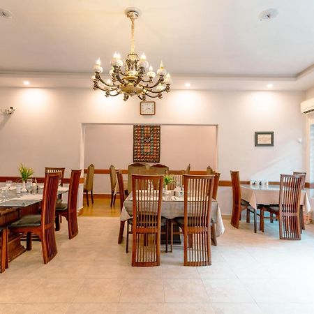 Vip House Hotell Peshawar Exteriör bild