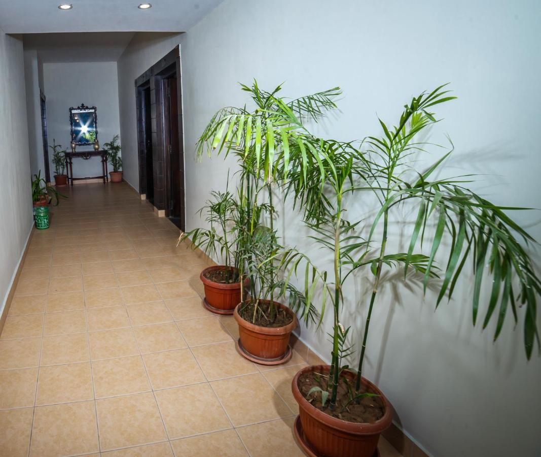 Vip House Hotell Peshawar Exteriör bild