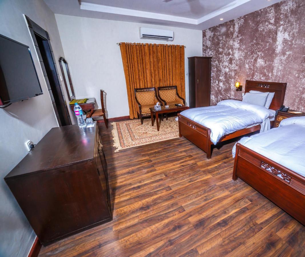 Vip House Hotell Peshawar Exteriör bild