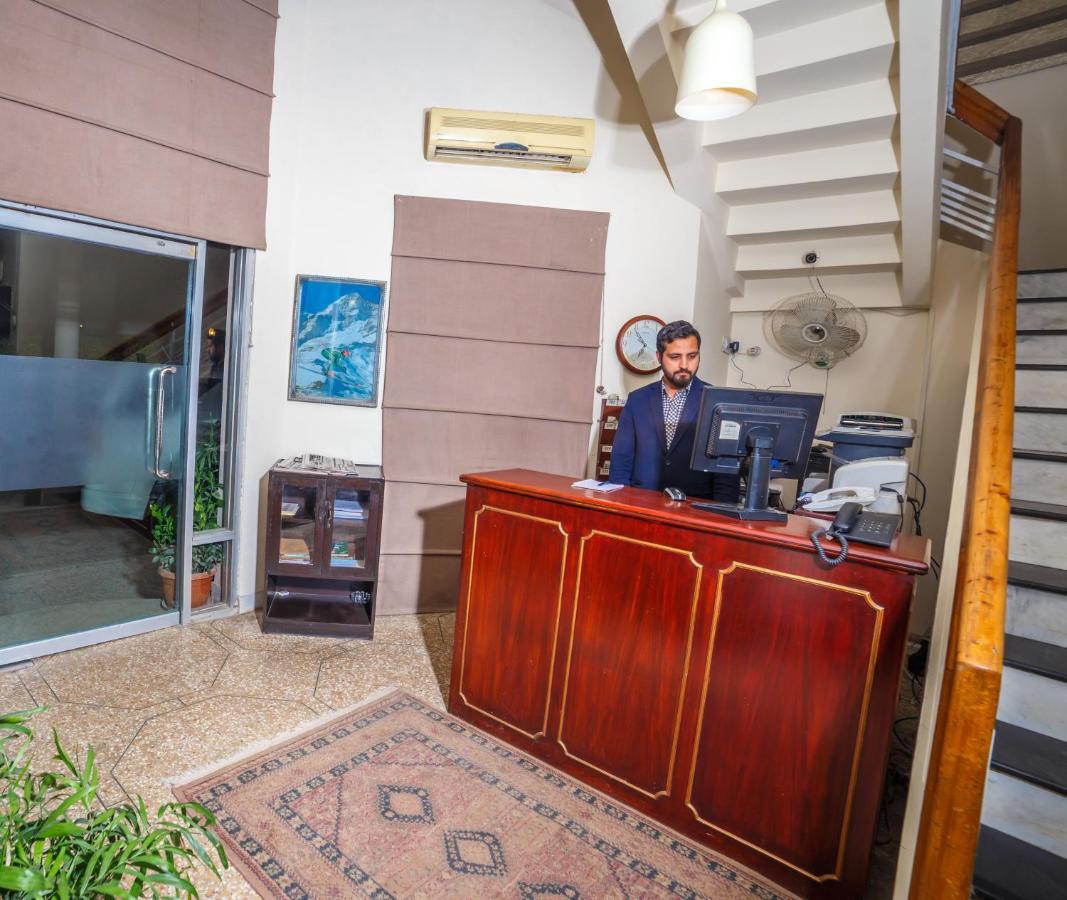 Vip House Hotell Peshawar Exteriör bild