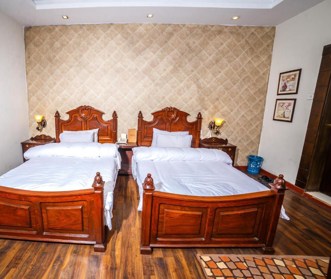 Vip House Hotell Peshawar Exteriör bild