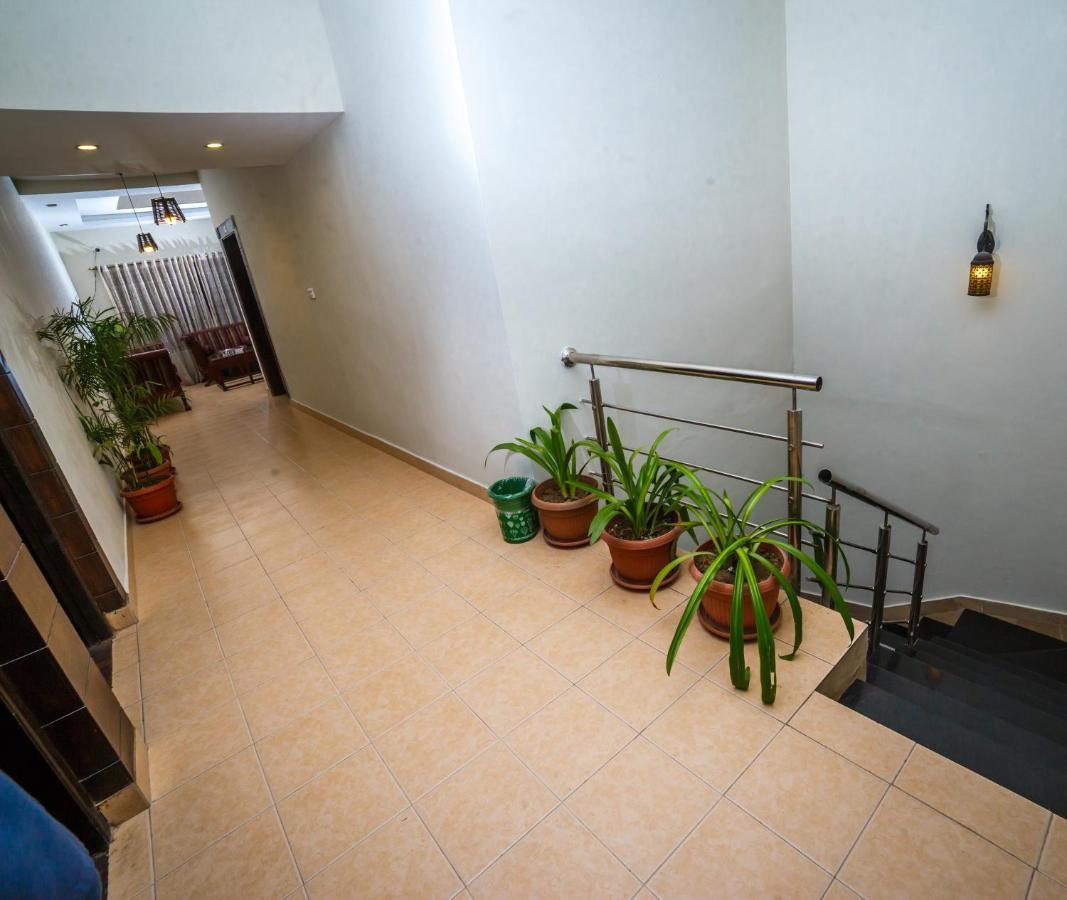 Vip House Hotell Peshawar Exteriör bild