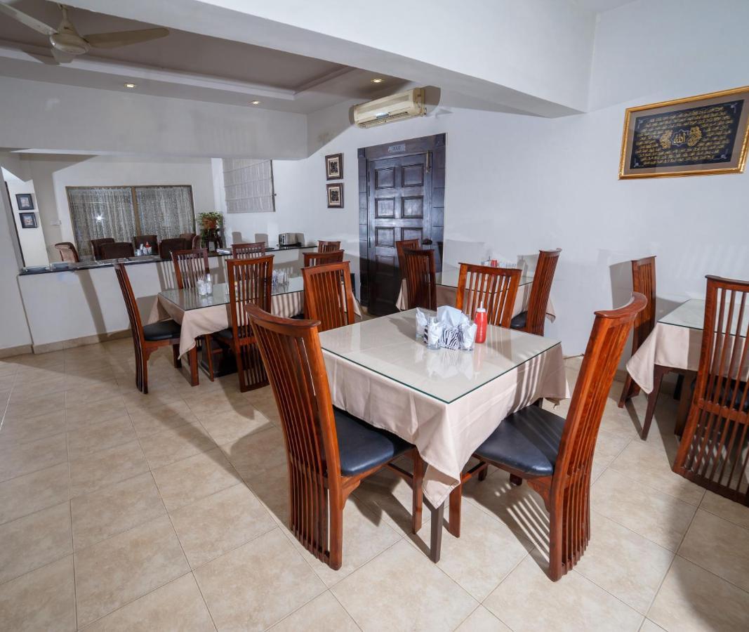 Vip House Hotell Peshawar Exteriör bild