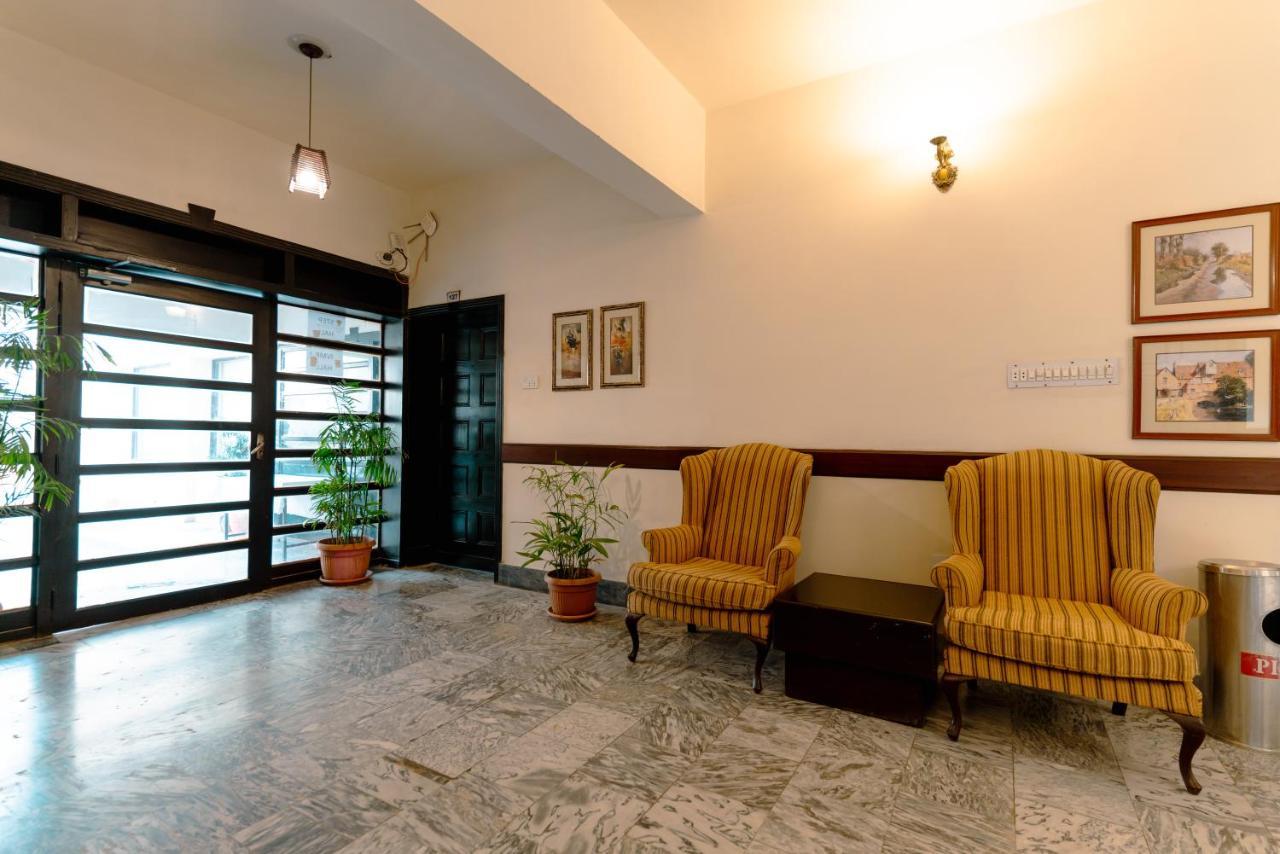 Vip House Hotell Peshawar Exteriör bild