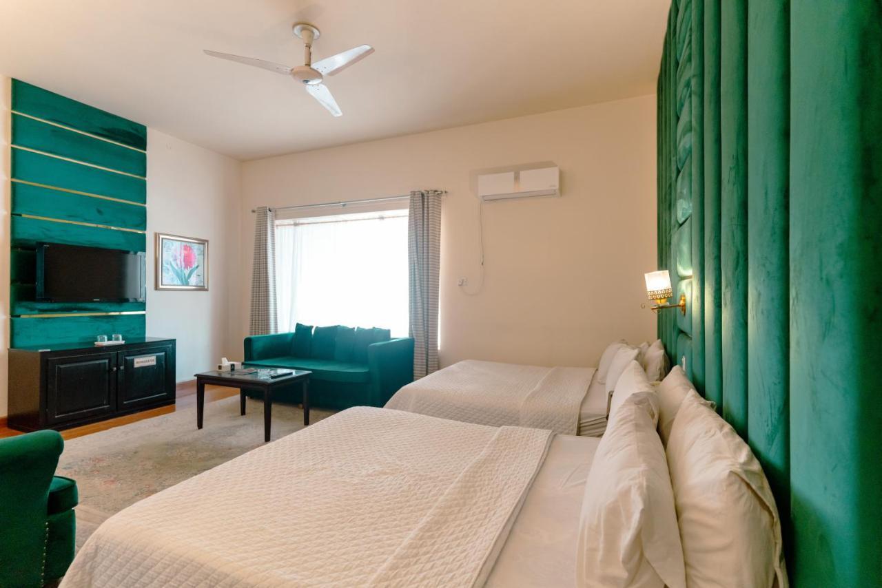 Vip House Hotell Peshawar Exteriör bild