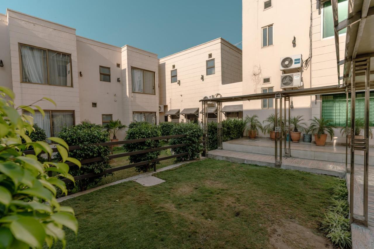 Vip House Hotell Peshawar Exteriör bild