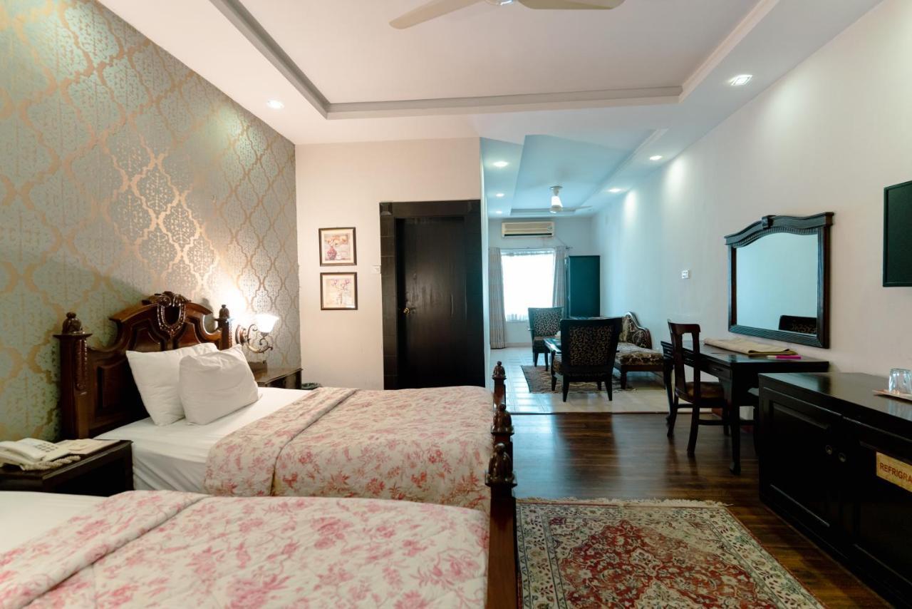 Vip House Hotell Peshawar Exteriör bild