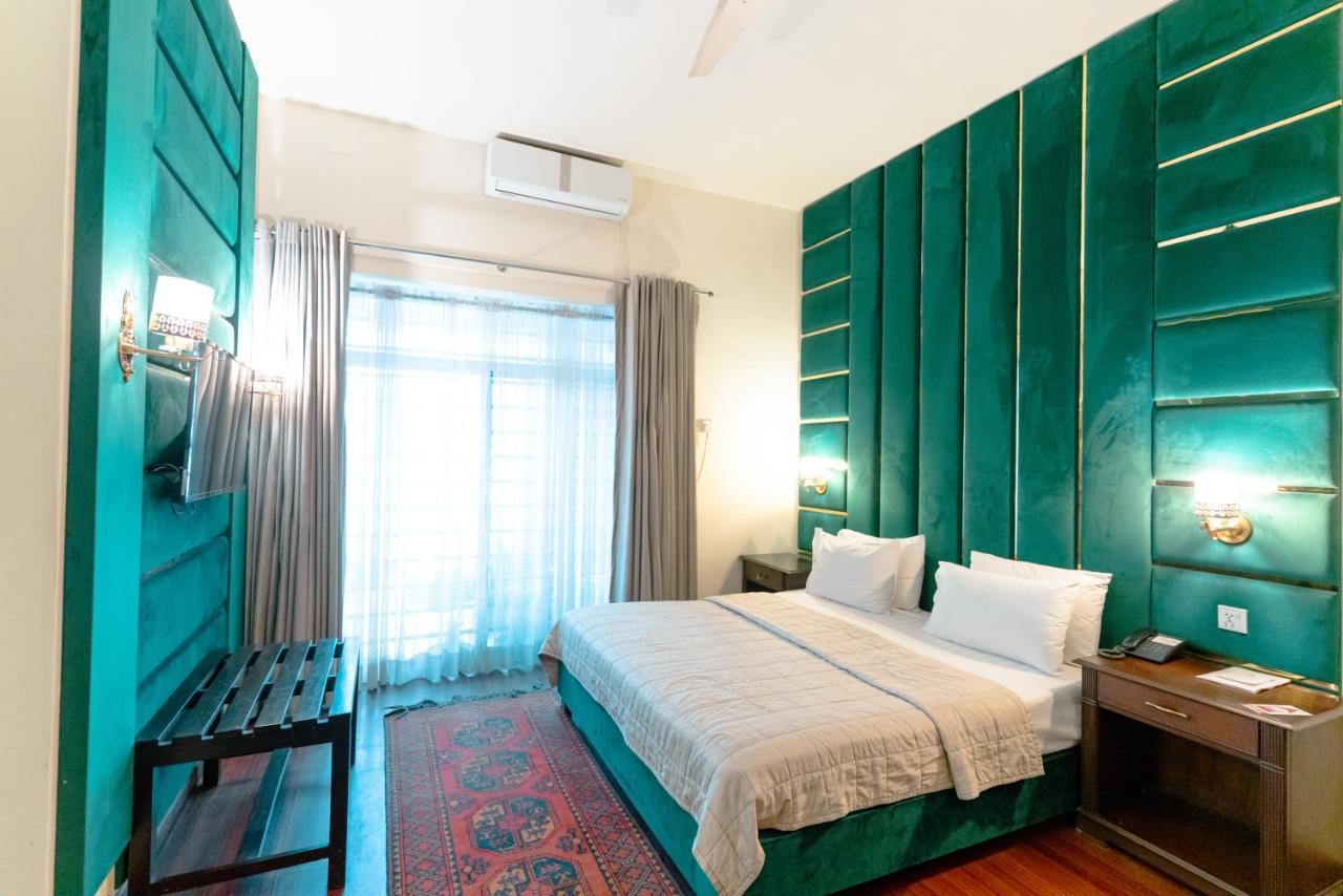 Vip House Hotell Peshawar Exteriör bild