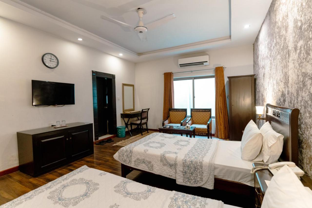 Vip House Hotell Peshawar Exteriör bild