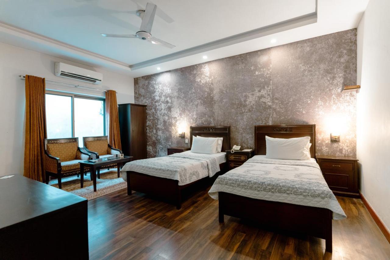 Vip House Hotell Peshawar Exteriör bild