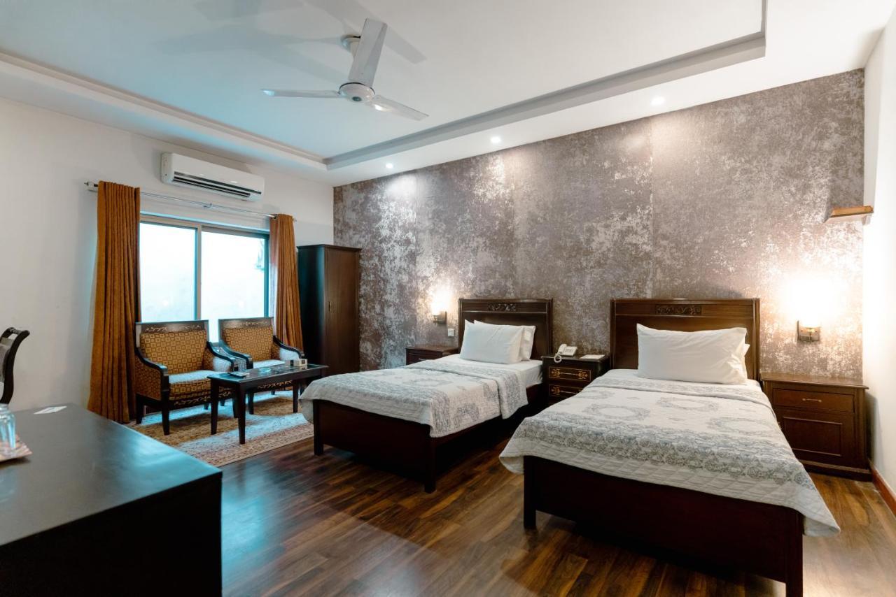 Vip House Hotell Peshawar Exteriör bild