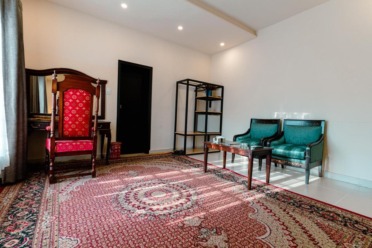 Vip House Hotell Peshawar Exteriör bild
