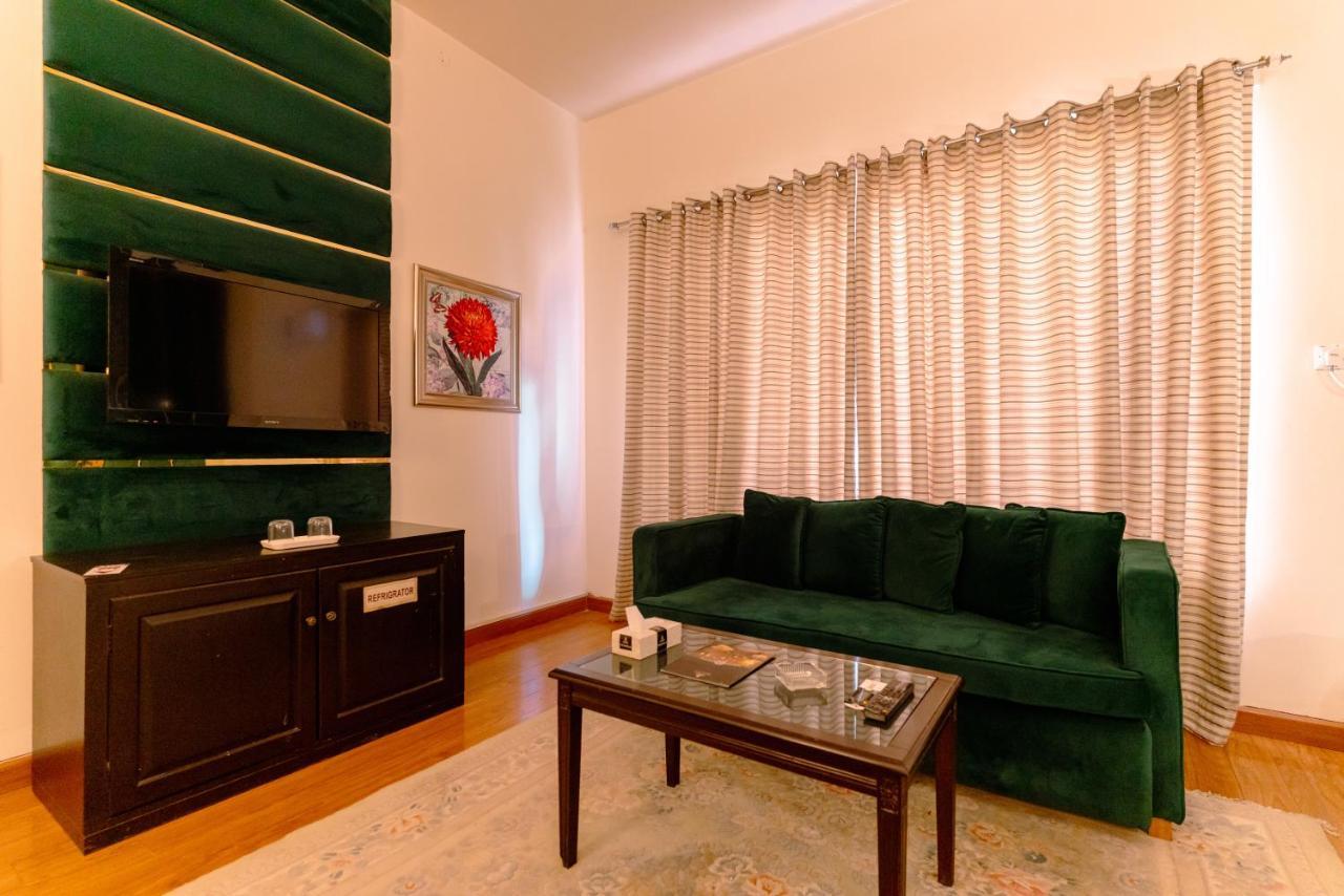 Vip House Hotell Peshawar Exteriör bild